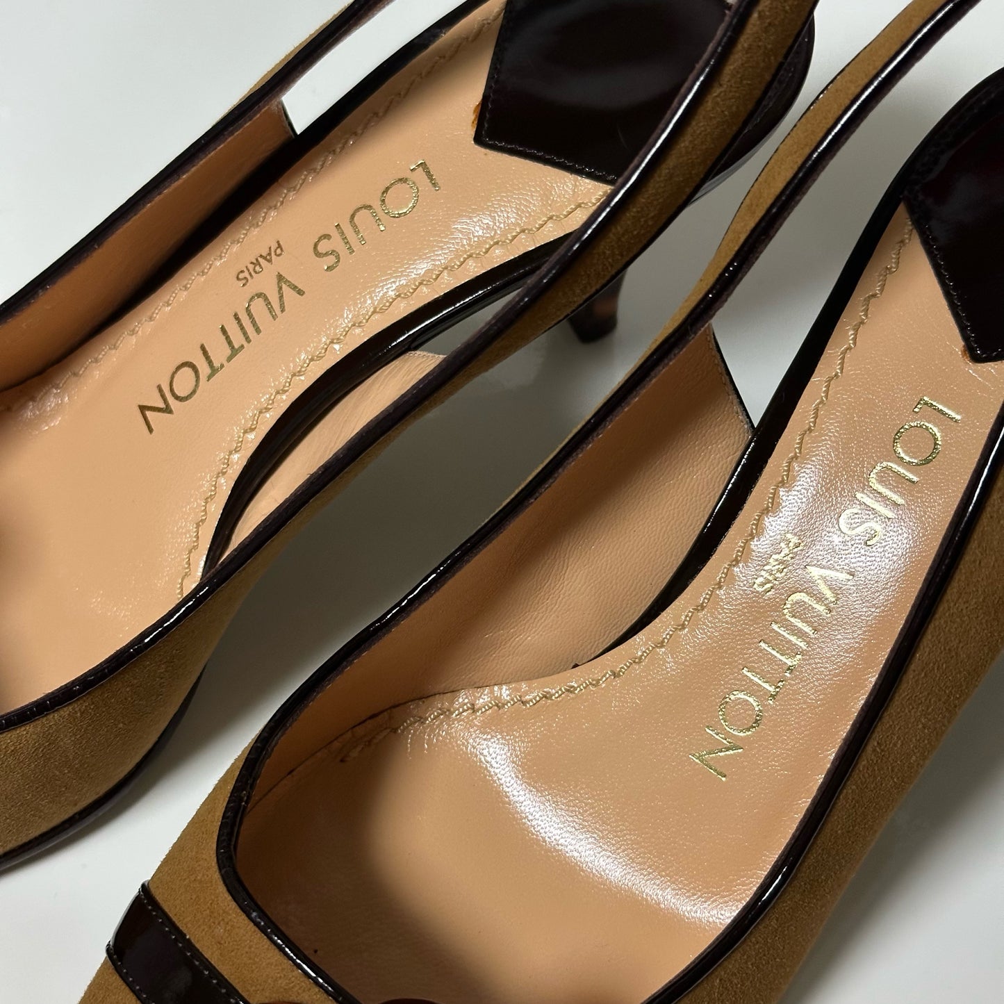 LOUIS VUITTON Tortoiseshell Flower Motif Suede Leather Slingback Sandals