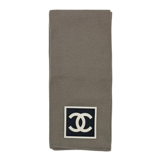 CHANEL Sport Rubber CC Logo Patch Knit Scarf