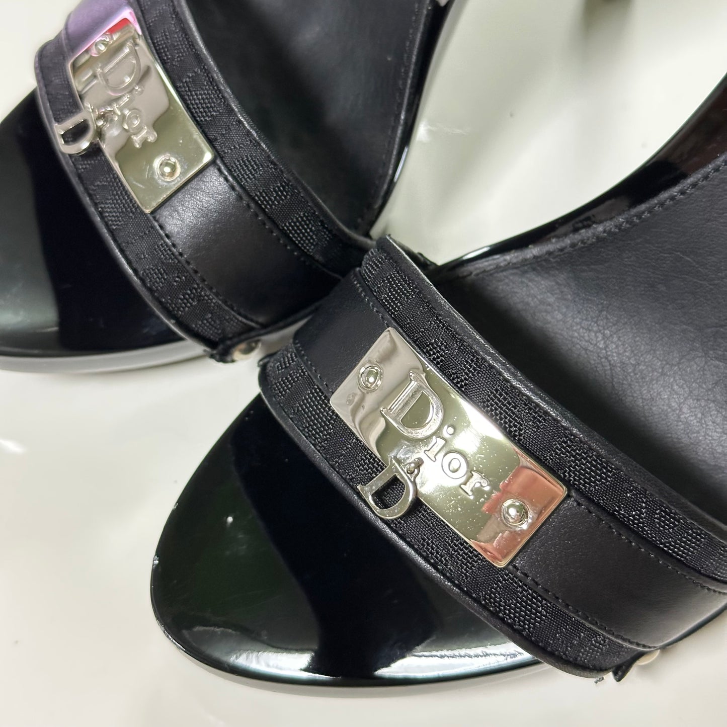 CHRISTIAN DIOR Leather Trotter D Charm Sandals