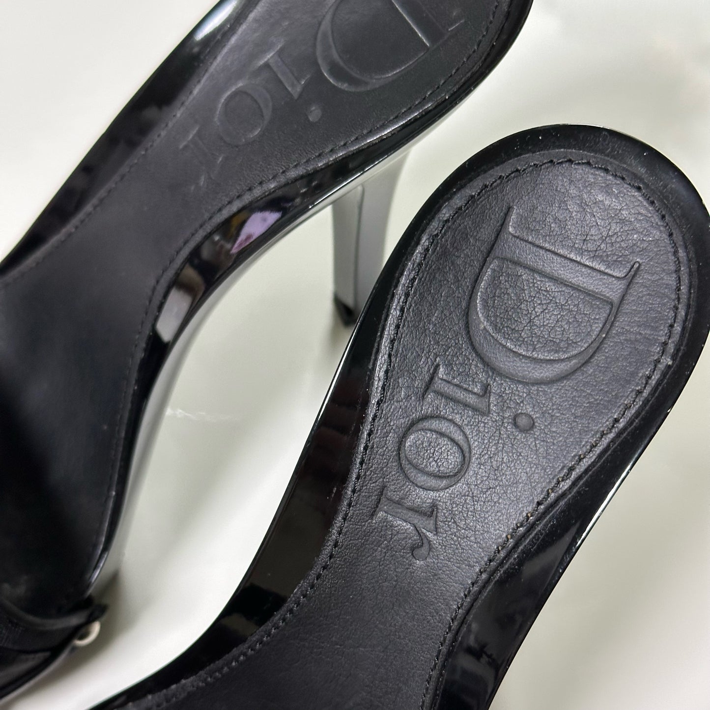 CHRISTIAN DIOR Leather Trotter D Charm Sandals
