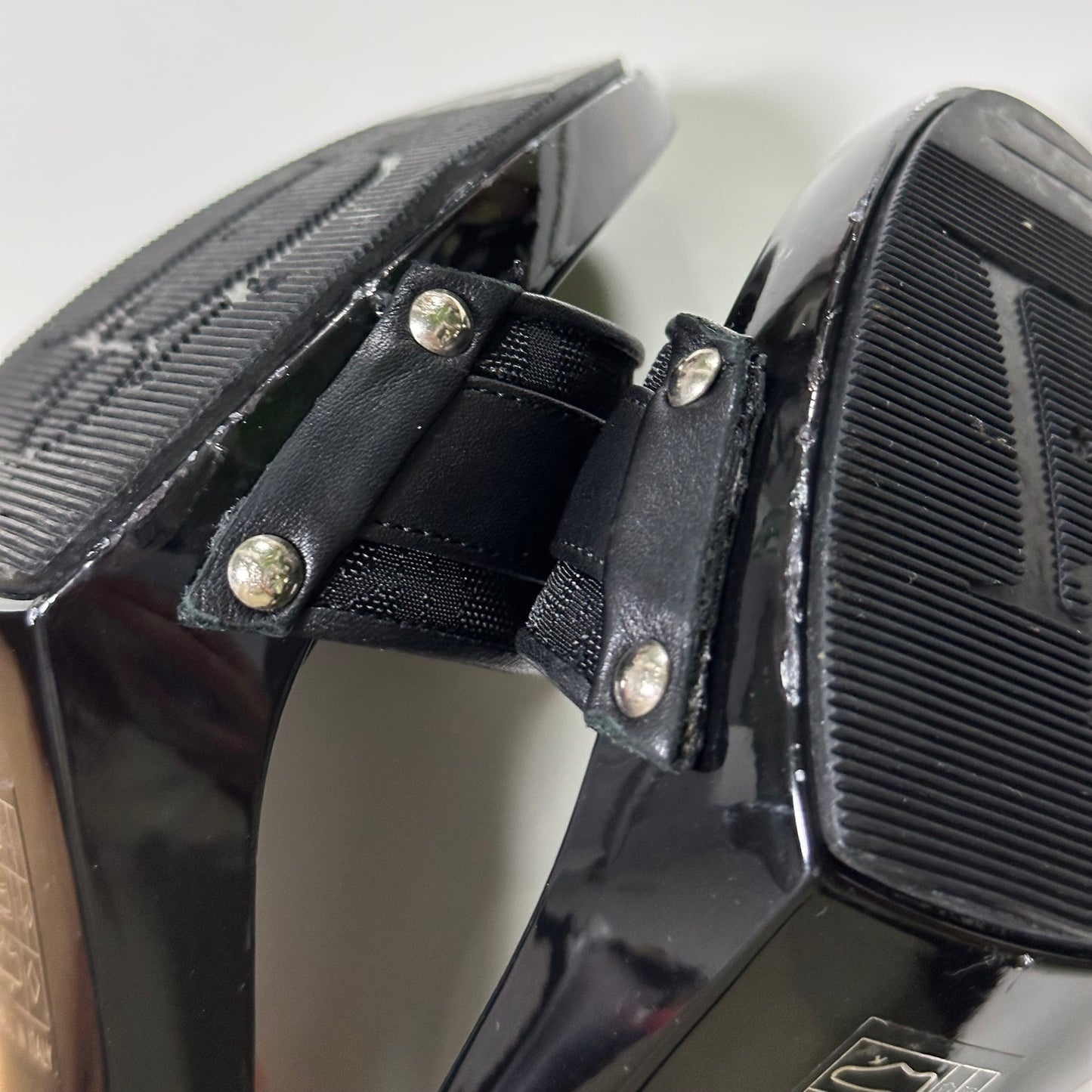 CHRISTIAN DIOR Leather Trotter D Charm Sandals