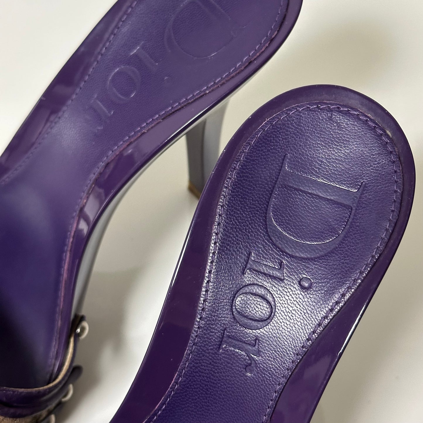 CHRISTIAN DIOR Spring Summer 2005 Diorissimo Street Chic Trotter Sandals