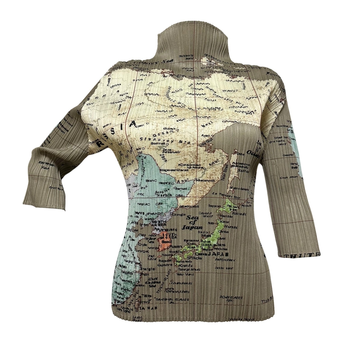 PLEATS PLEASE ISSEY MIYAKE World Map Print Three-Quarter Sleeve Top