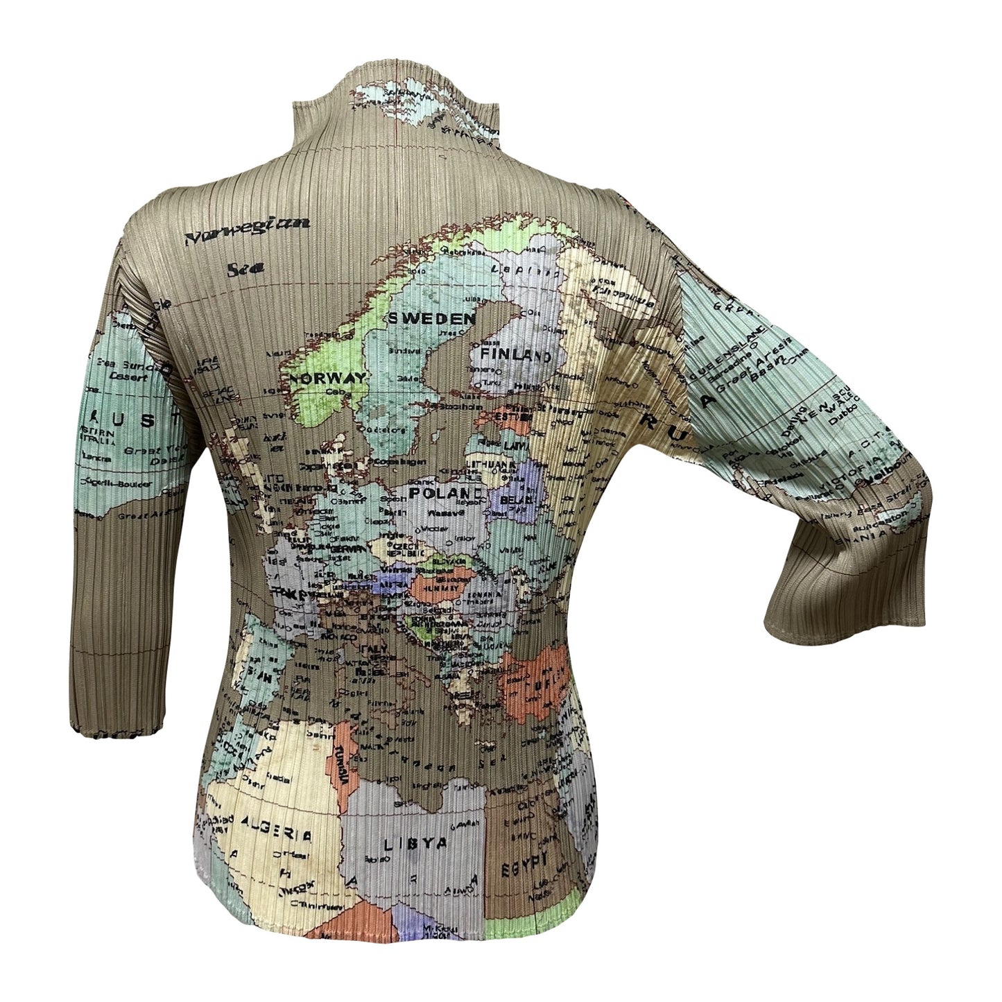 PLEATS PLEASE ISSEY MIYAKE World Map Print Three-Quarter Sleeve Top