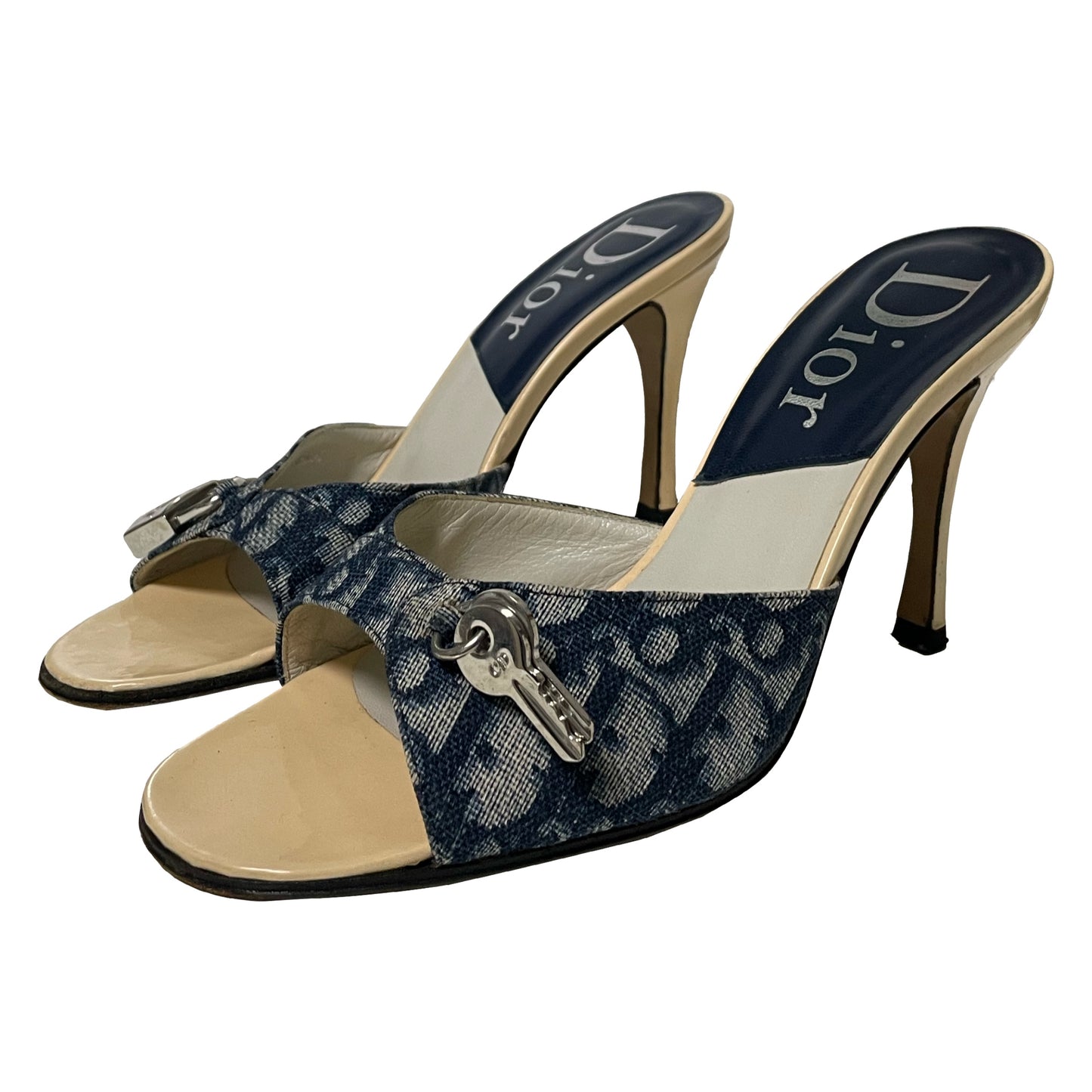 CHRISTIAN DIOR Spring Summer 2001 Lock and Key Trotter Sandals