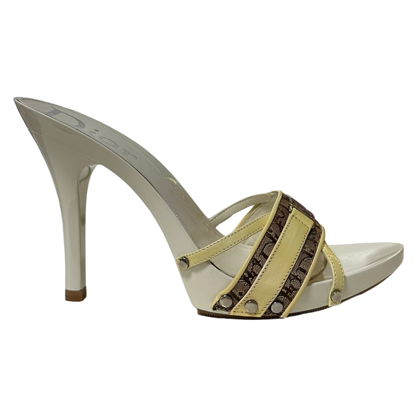 CHRISTIAN DIOR Spring Summer 2005 Diorissimo Street Chic Trotter Sandals