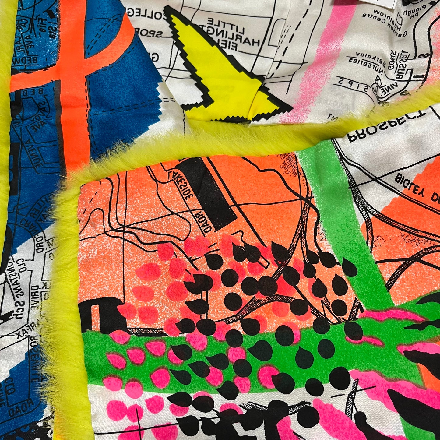 CHRISTIAN DIOR Fall Winter 2001 Print Detail Fur Scarf