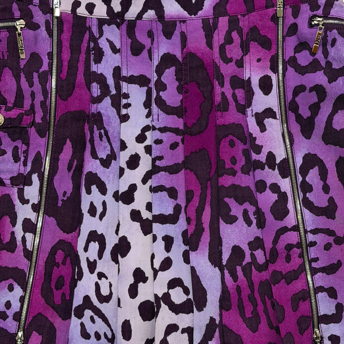 CHRISTIAN DIOR Fall Winter 2004 Leopard Print High-Waisted Pleated Mini Skirt