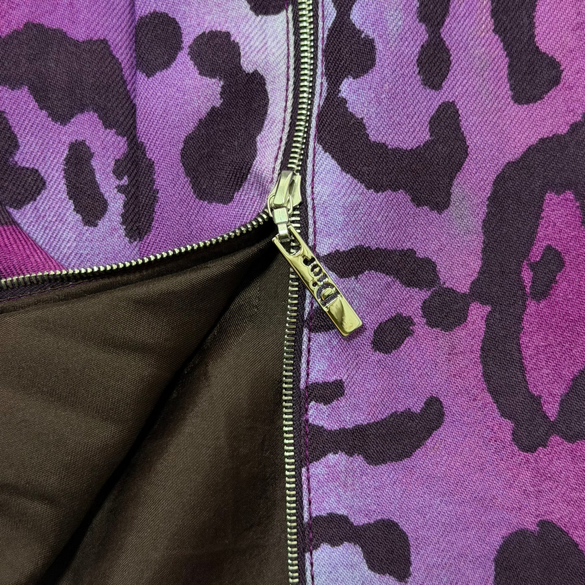 CHRISTIAN DIOR Fall Winter 2004 Leopard Print High-Waisted Pleated Mini Skirt