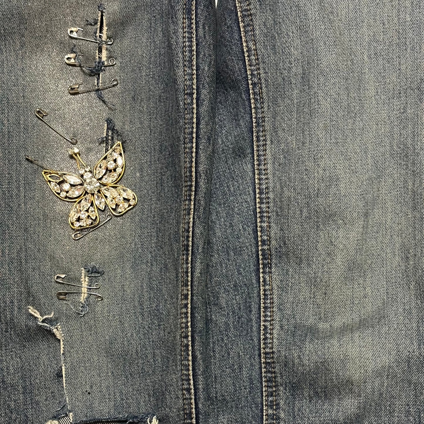 DOLCE&GABBANA Spring Summer 2001 Safety Pin Denim Pants