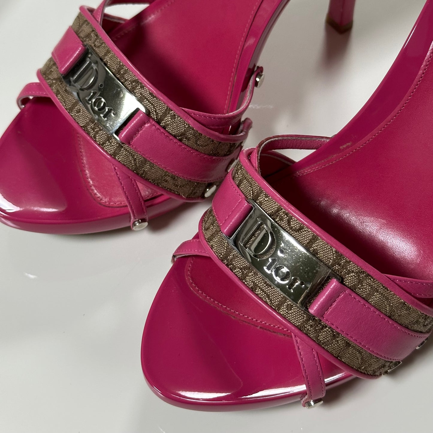 CHRISTIAN DIOR Spring Summer 2005 Diorissimo Street Chic Trotter Sandals