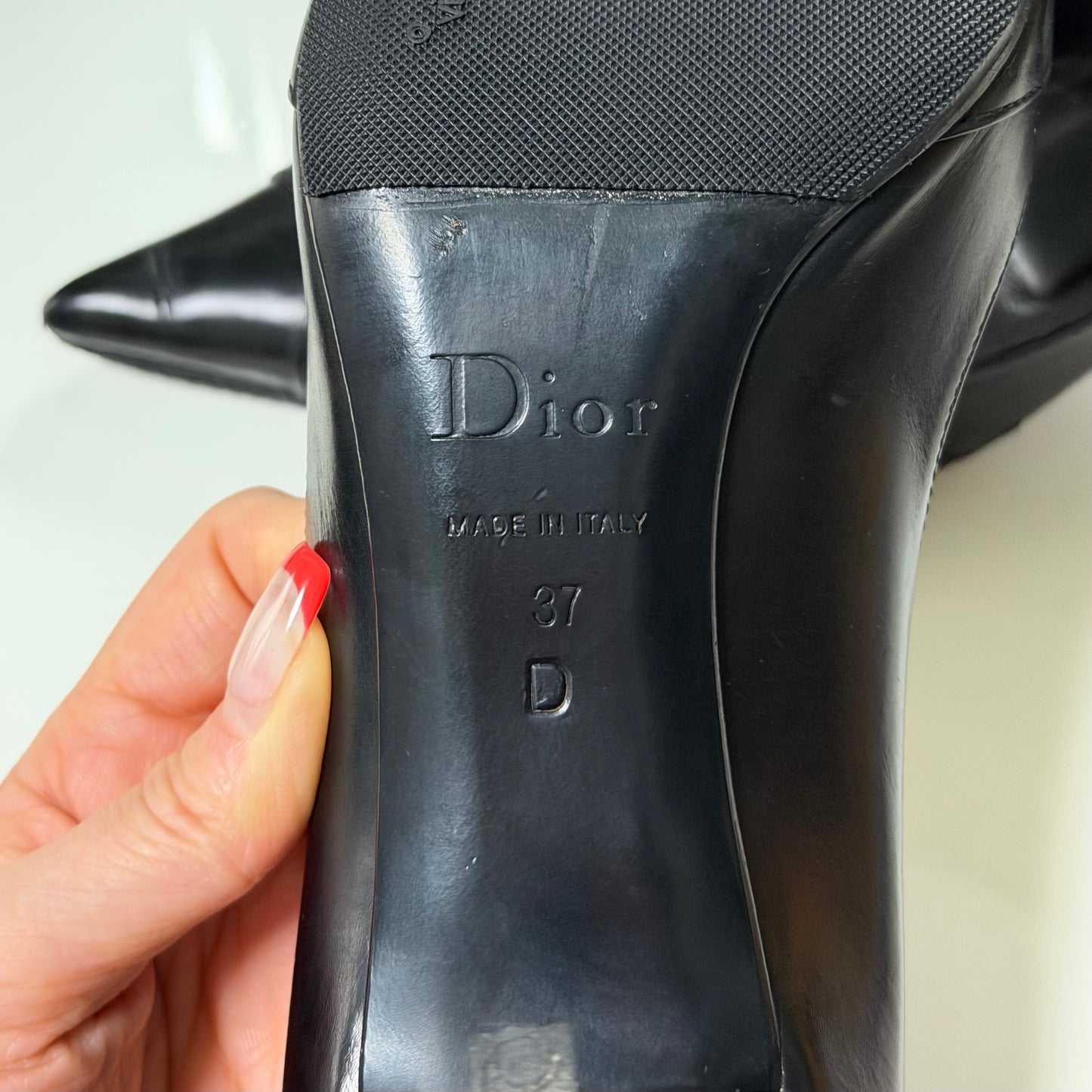 CHRISTIAN DIOR Vintage Logo Plate Leather Pointed Pumps
