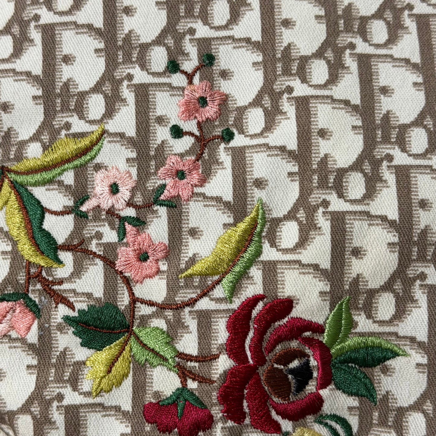 CHRISTIAN DIOR Spring Summer 2005 Diorissimo Trotter Floral Embroidered Casquette