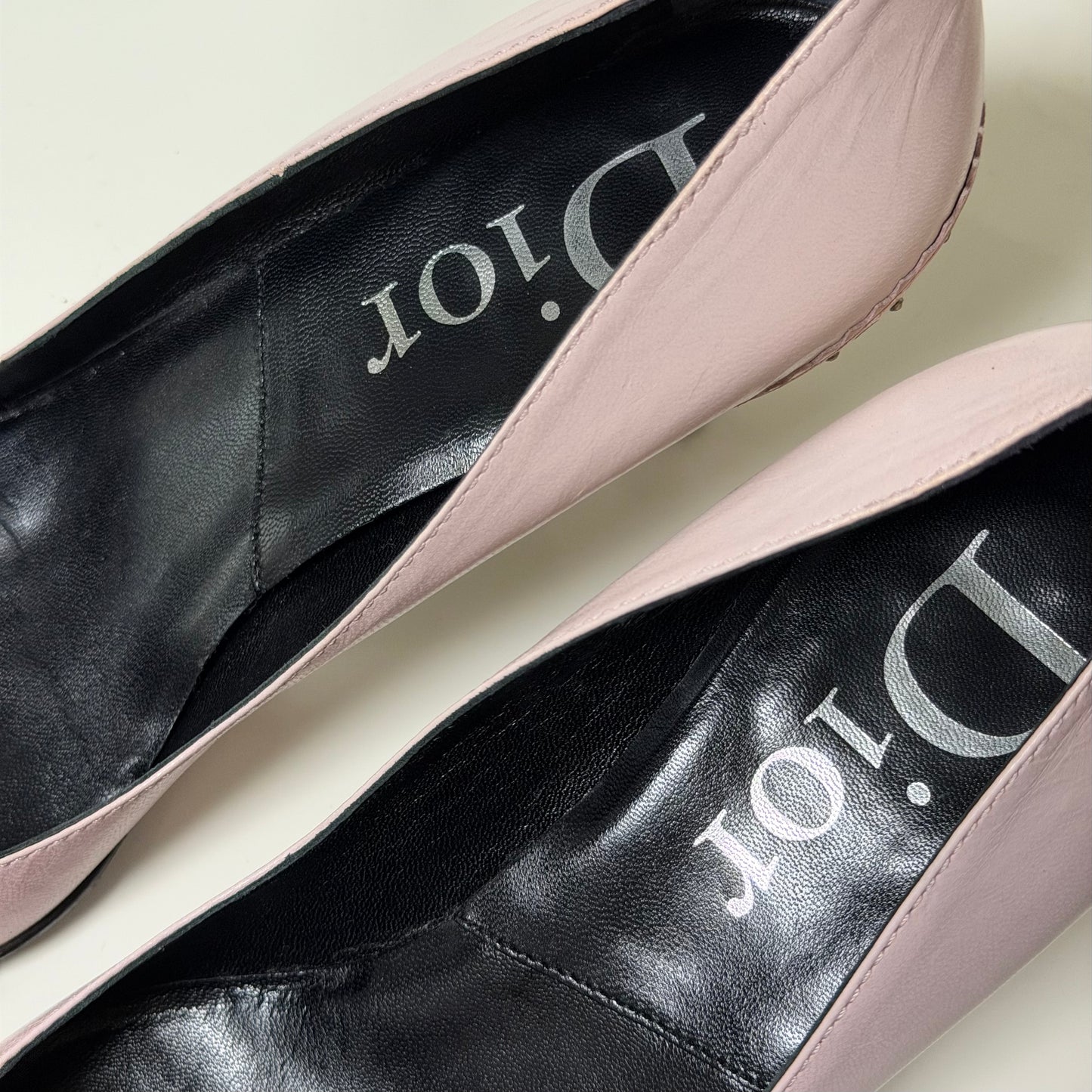 CHRISTIAN DIOR Spring Summer 2004 D’Trick Leather Studded Ribbon Bow Pumps