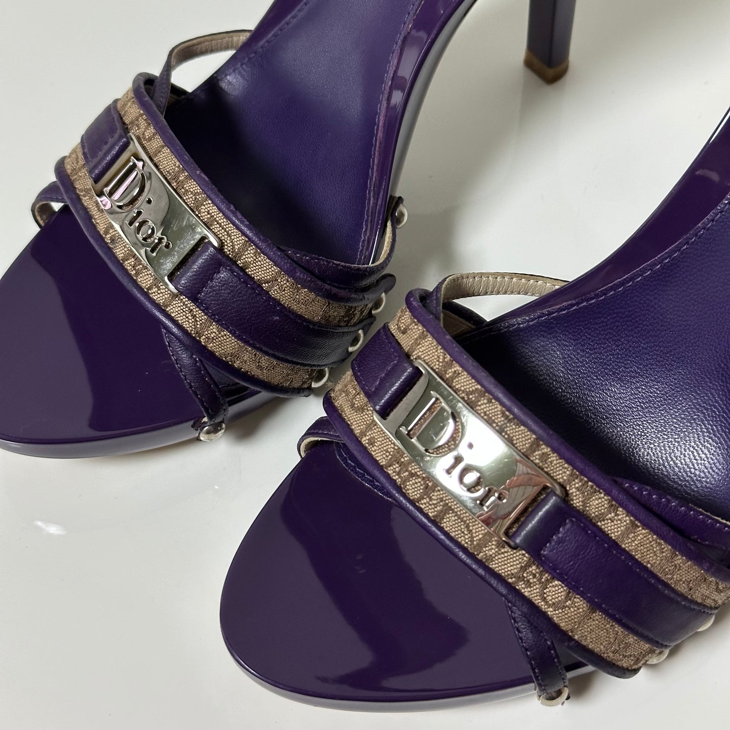CHRISTIAN DIOR Spring Summer 2005 Diorissimo Street Chic Trotter Sandals