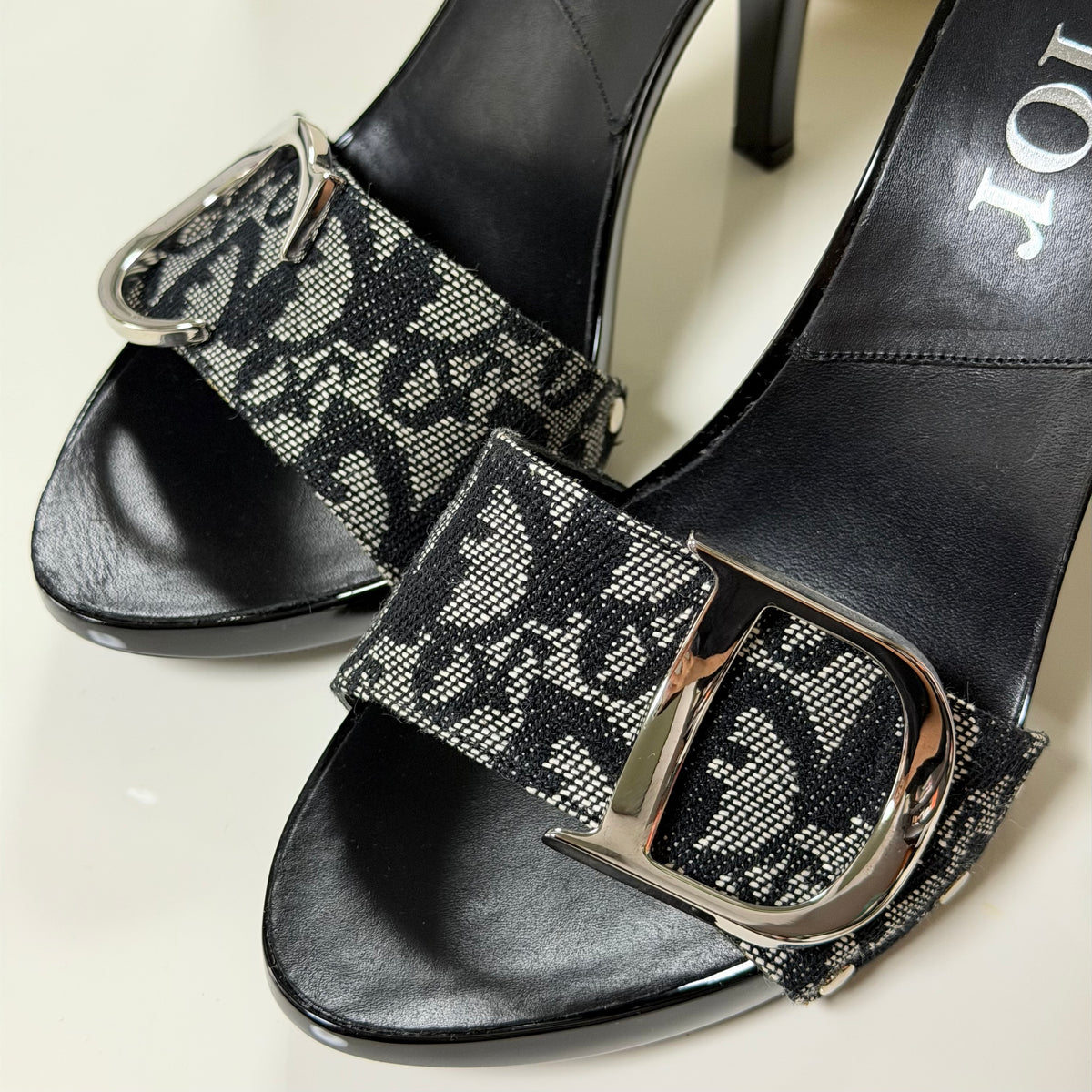 CHRISTIAN DIOR Vintage Trotter CD Charm Sandals
