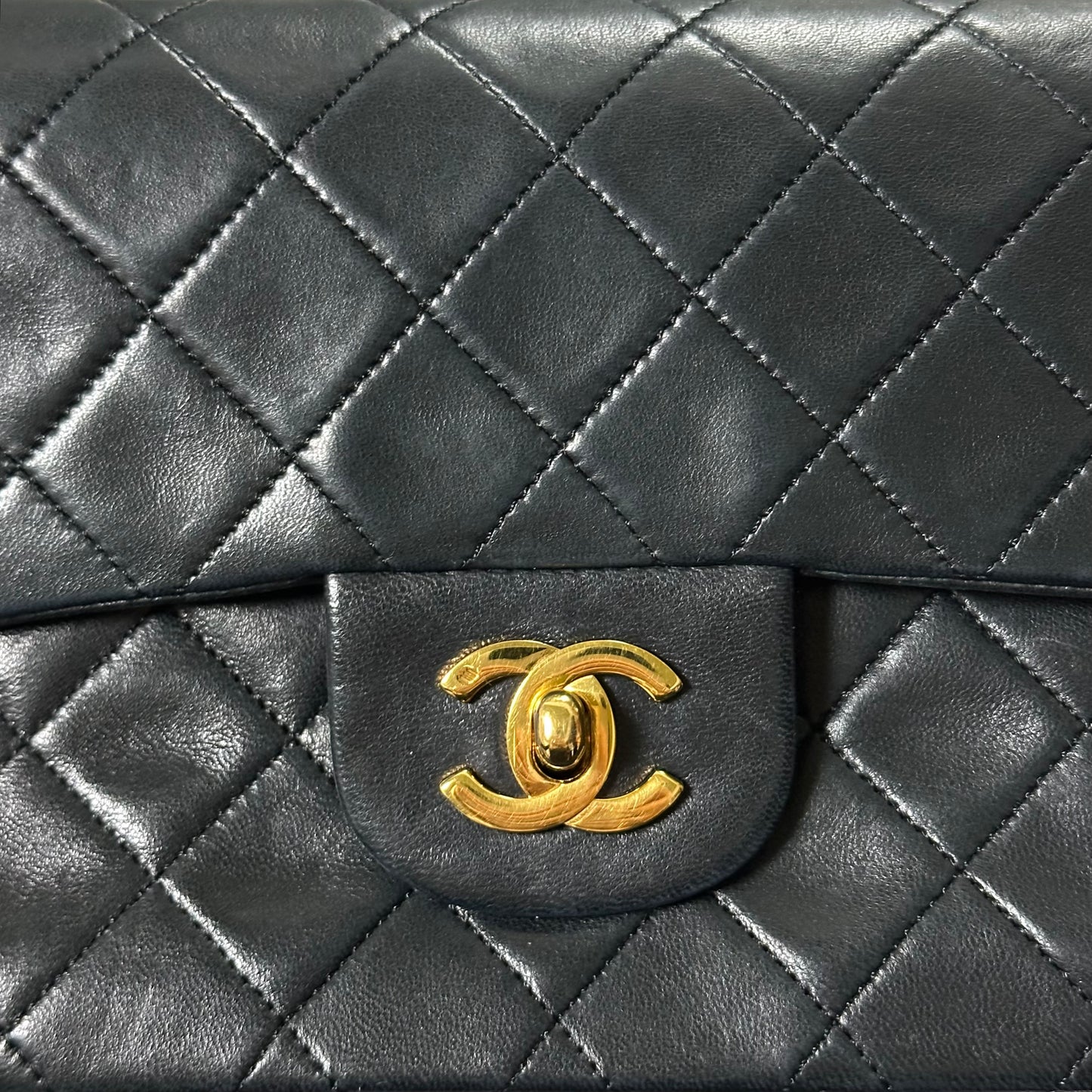 CHANEL 1989 Vintage Classic Double Flap Bag