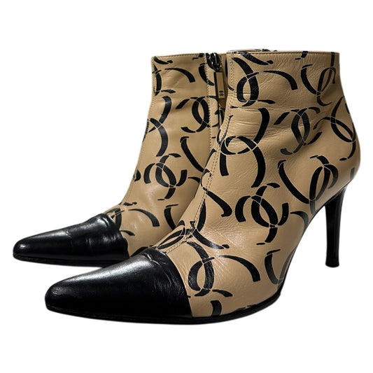 CHANEL Fall Winter 2000 Monogram CC Logo Pointed Toe Ankle Boots