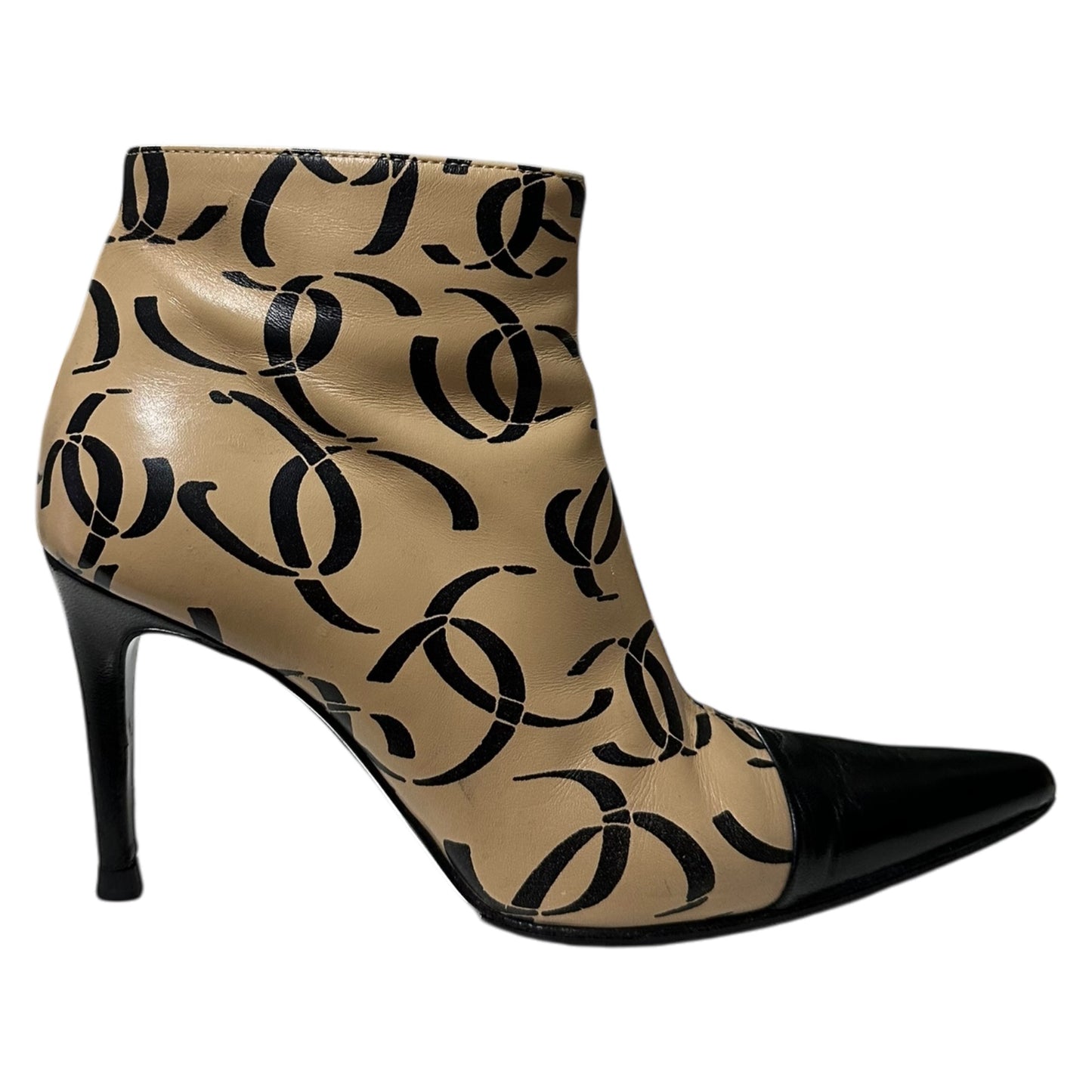 CHANEL Fall Winter 2000 Monogram CC Logo Pointed Toe Ankle Boots