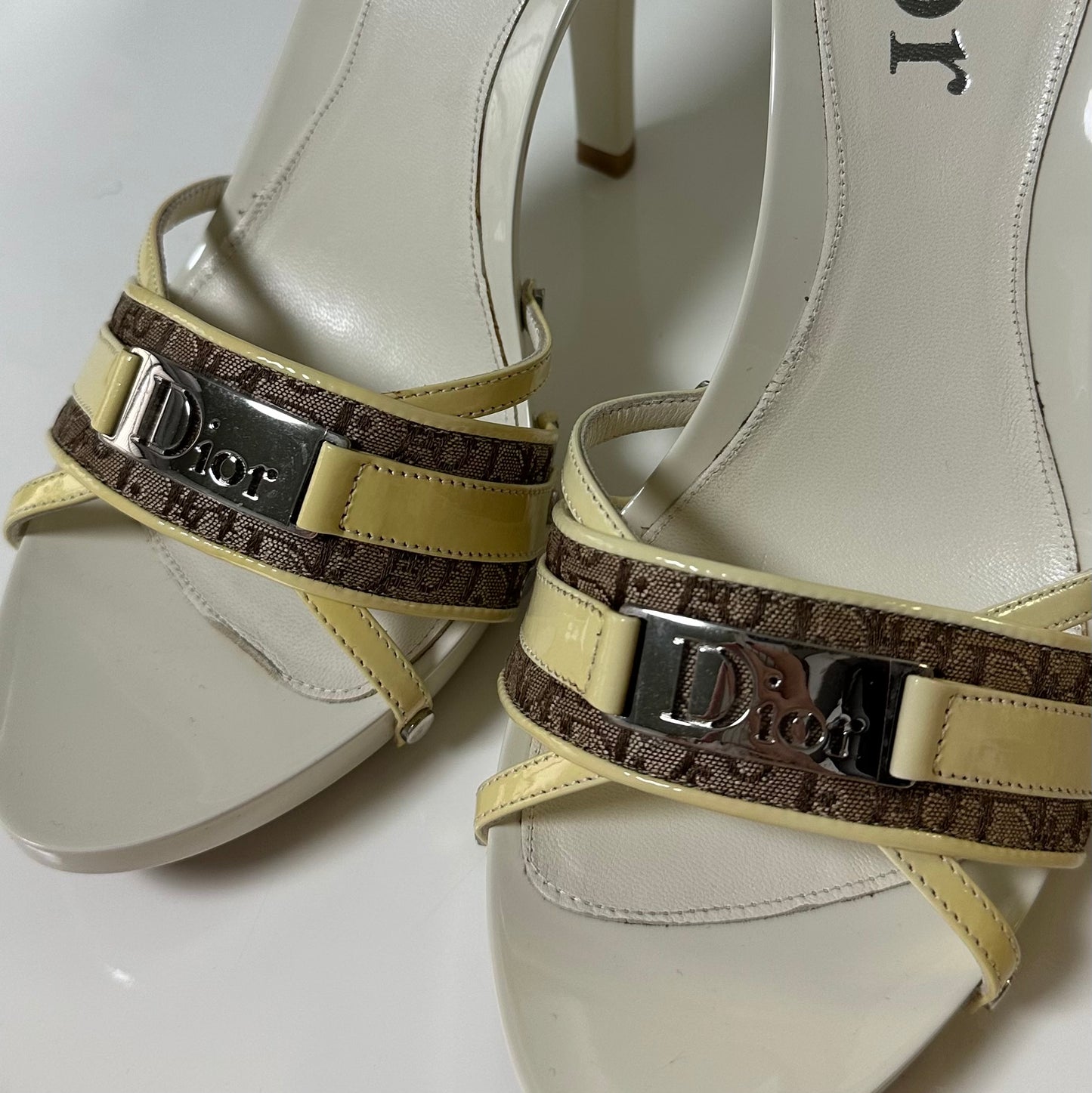 CHRISTIAN DIOR Spring Summer 2005 Diorissimo Street Chic Trotter Sandals